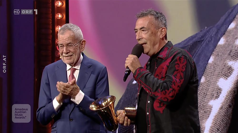 Alexander van der Bellen und Hubert von Goisern bei den Amadeus Awards